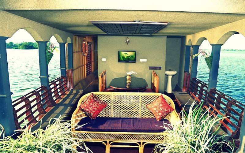 Angle Queen Houseboats, Alleppey 3